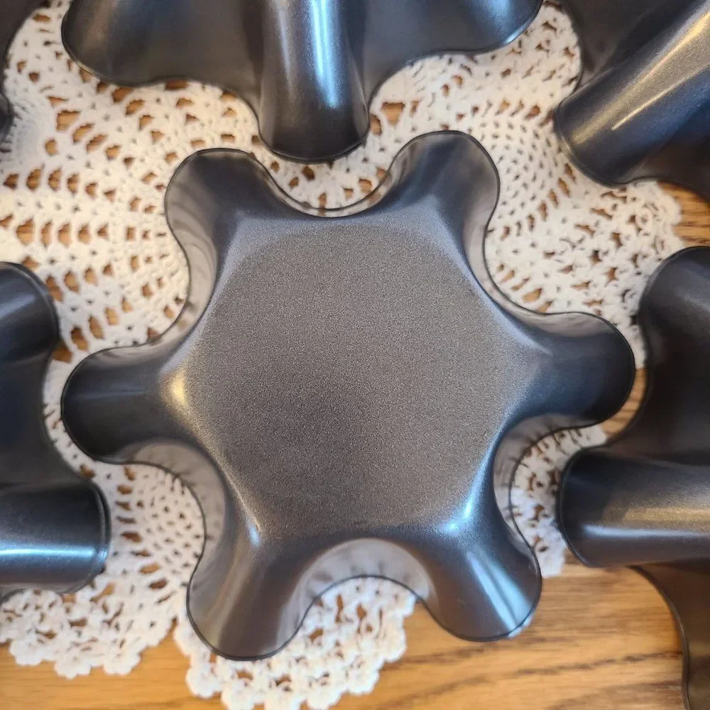 Set of Six Tortilla Non-Stick Fluted Taco Shell Salad Bowl Molds EUC